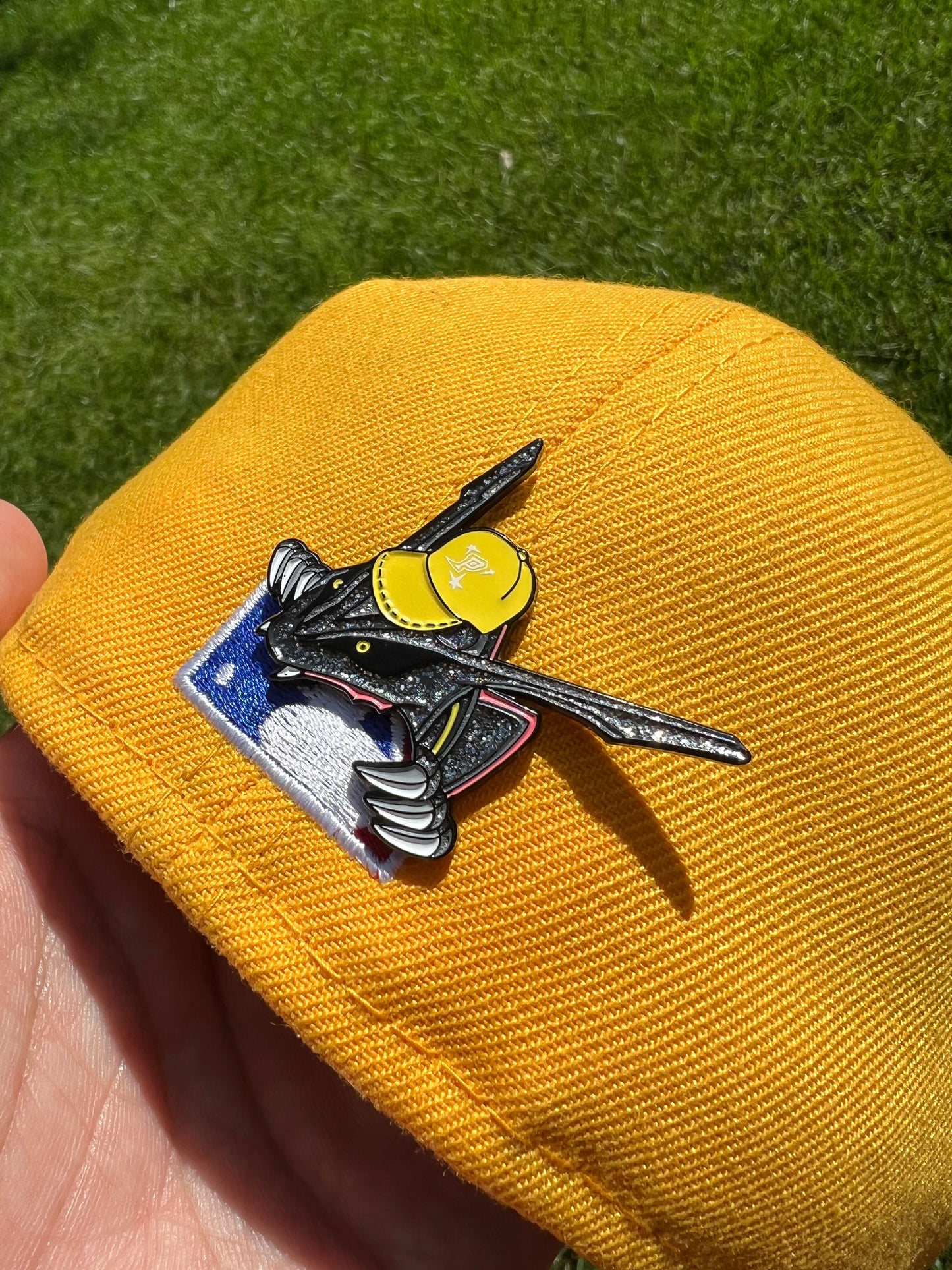 SHINY #384 CHOMPER PIN